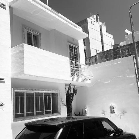 Ave Maria Guest House Saint Julian's ภายนอก รูปภาพ